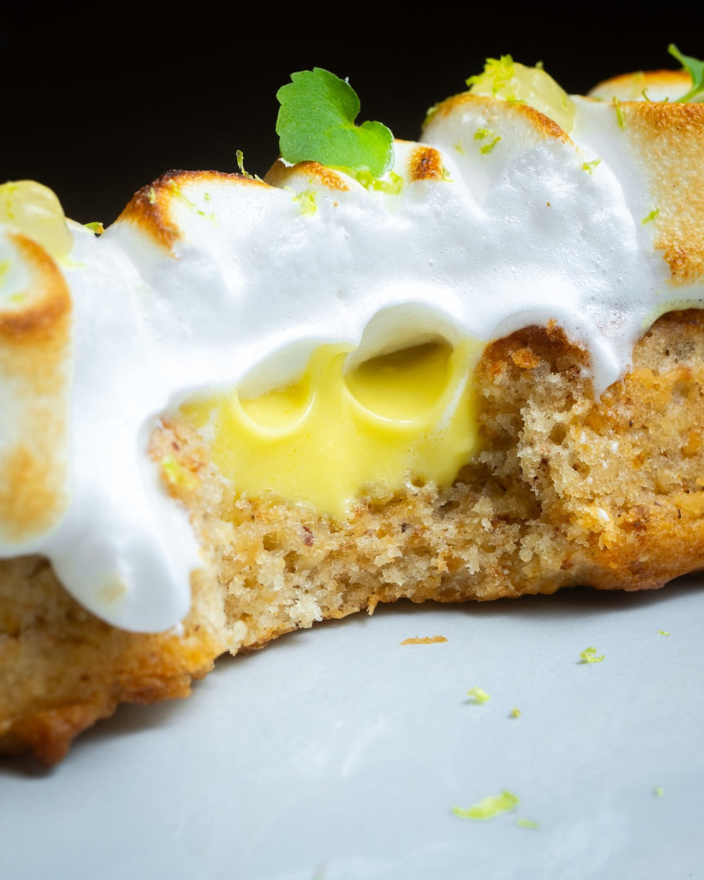 Tartelette au citron meringuée végétale sans oeufs - gros plan